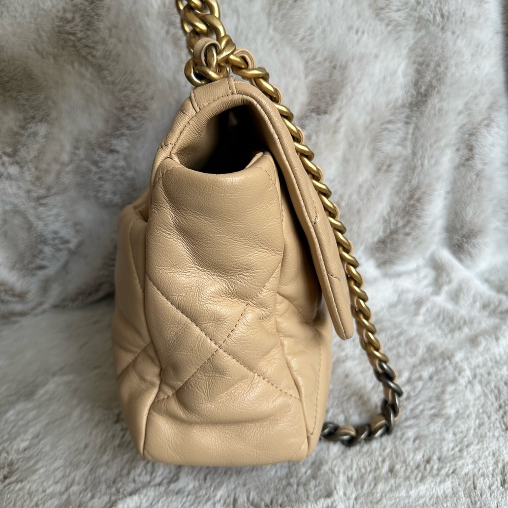 Sold on my FB. Chanel 19 Large Beige - Picture 8 of 17